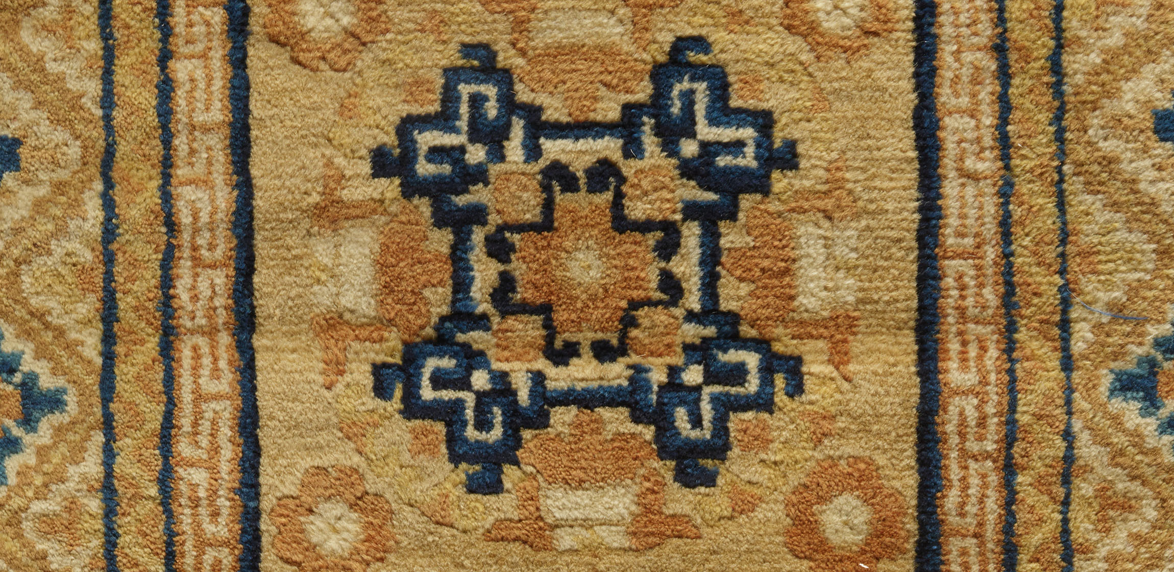 cut pile rug with Japanese design in the center 