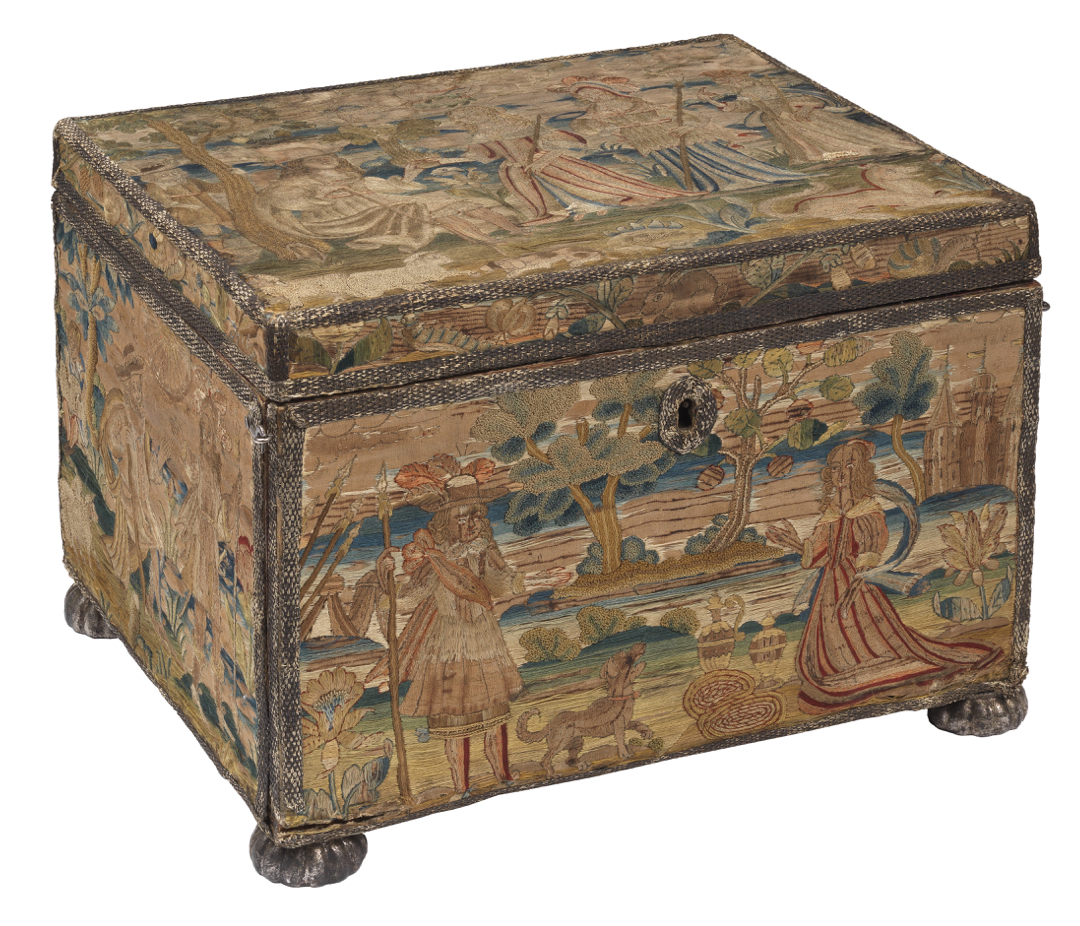 Decorated box with lid