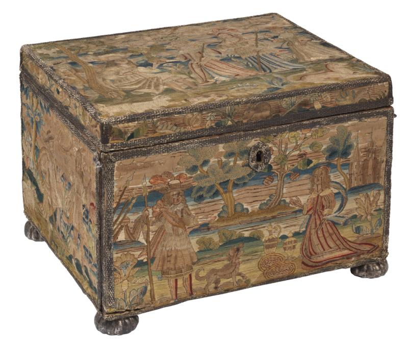 Decorated box with lid